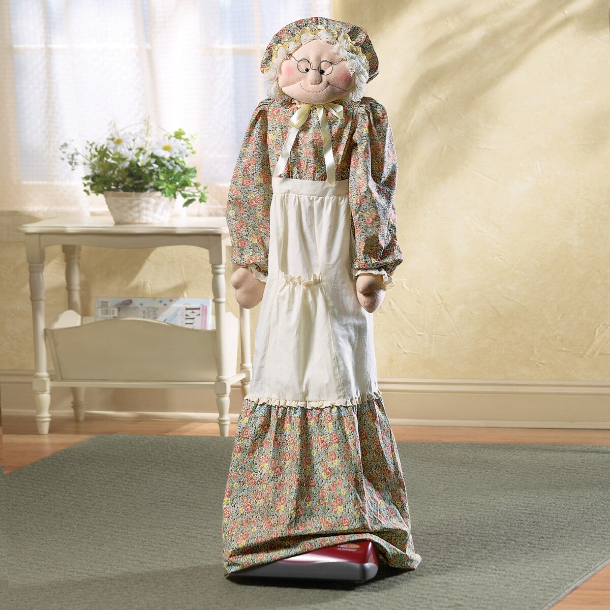 Grandma Upright Vacuum Cleaner Cover - 12.500 x 11.000 x 5.600