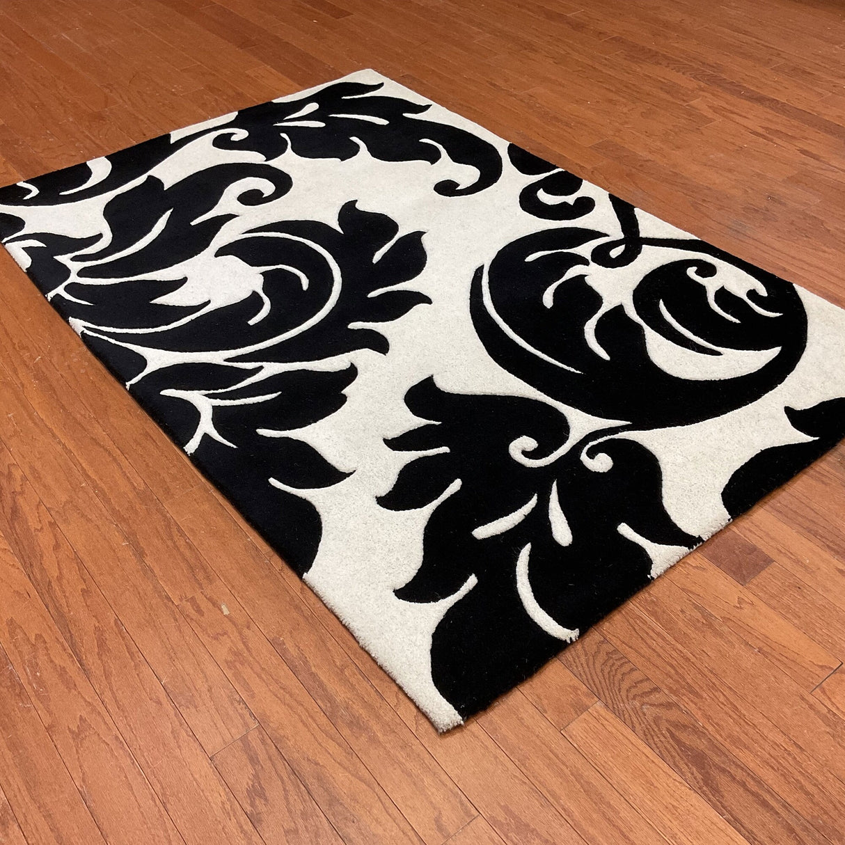 HERAT ORIENTAL Handmade 4x6 Tibetan Wool Rug - 4' x 6'