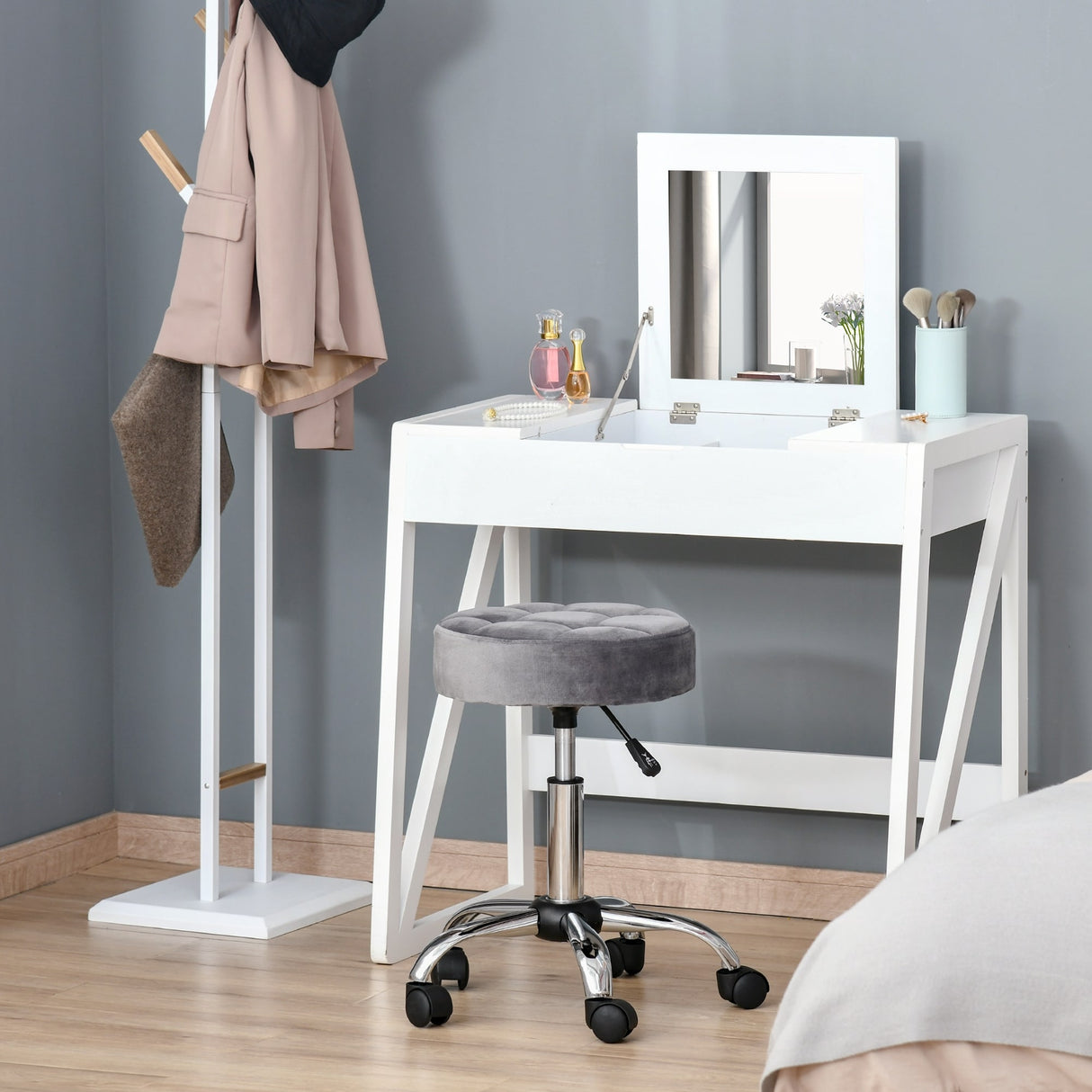 HOMCOM Round Vanity Stool with Height Adjustable Lift, Luxury Style Upholstery and Swivel Seat and Wheels - 13.75"x13.75"x24"