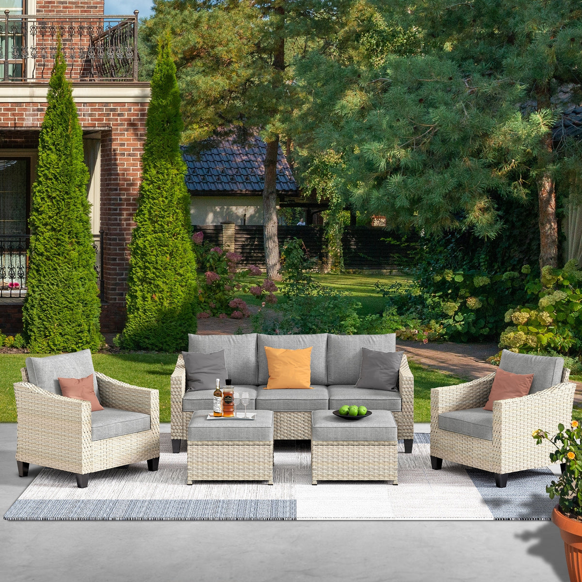 HOOOWOOO 5-piece Wicker Outdoor Patio Cushioned Conversation Set