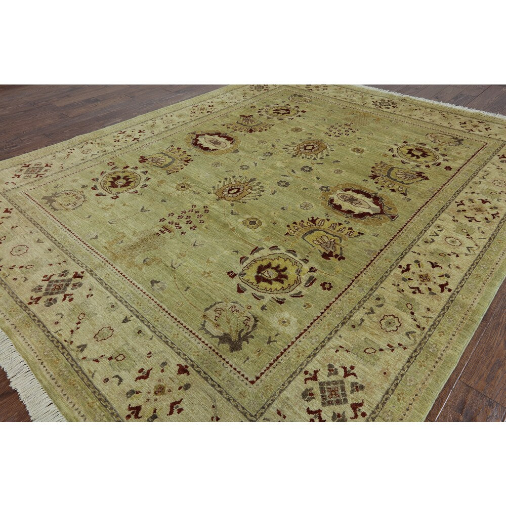 Oriental Peshawar Green Wool Hand-knotted Rug (8'1 x 9'10)