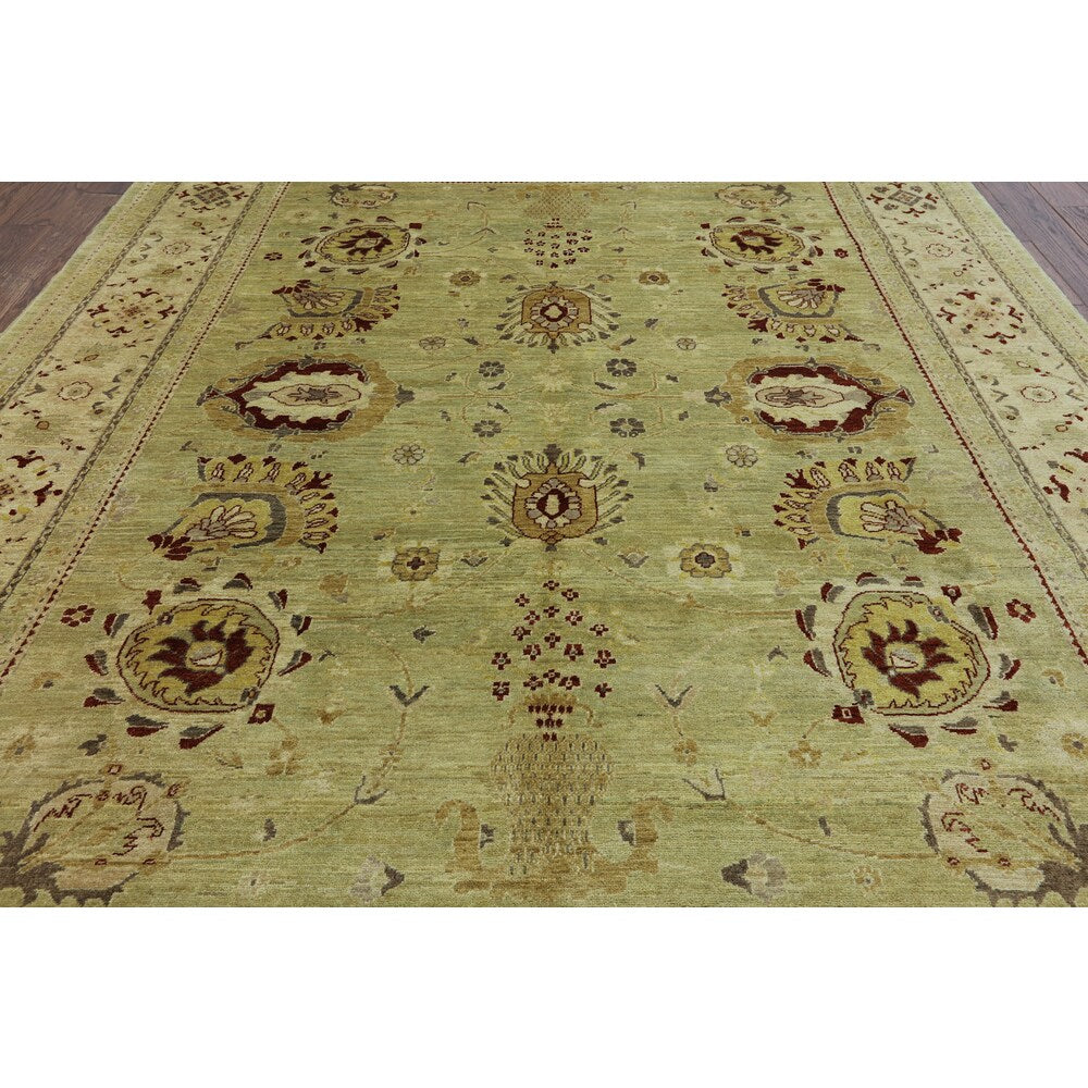 Oriental Peshawar Green Wool Hand-knotted Rug (8'1 x 9'10)