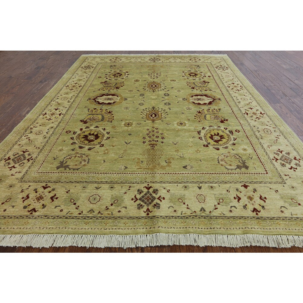 Oriental Peshawar Green Wool Hand-knotted Rug (8'1 x 9'10)