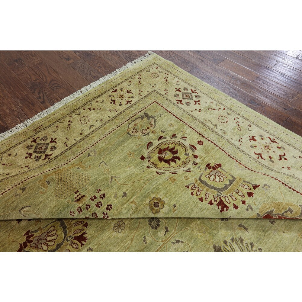 Oriental Peshawar Green Wool Hand-knotted Rug (8'1 x 9'10)