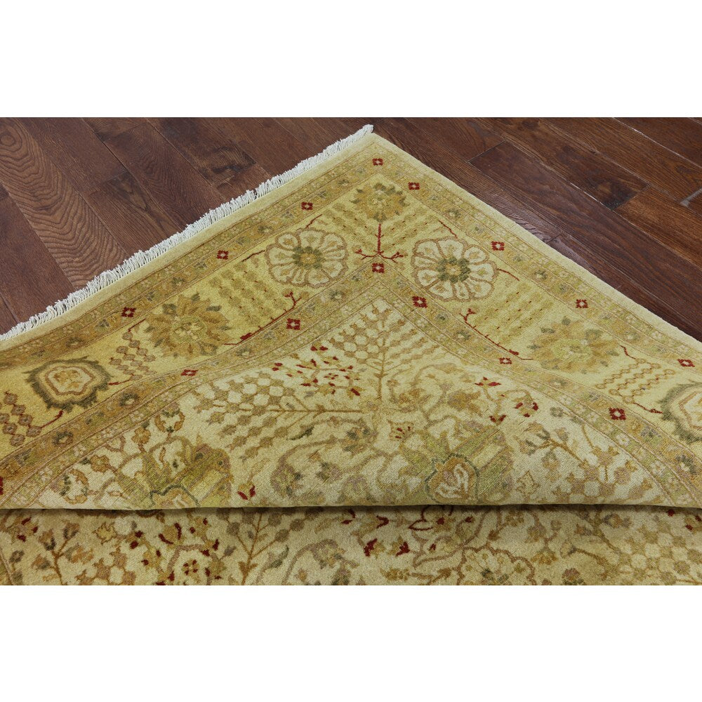 Hand-Knotted Oriental Peshawar Ivory/ Yellow Wool Rug (6'3 x 8'10)