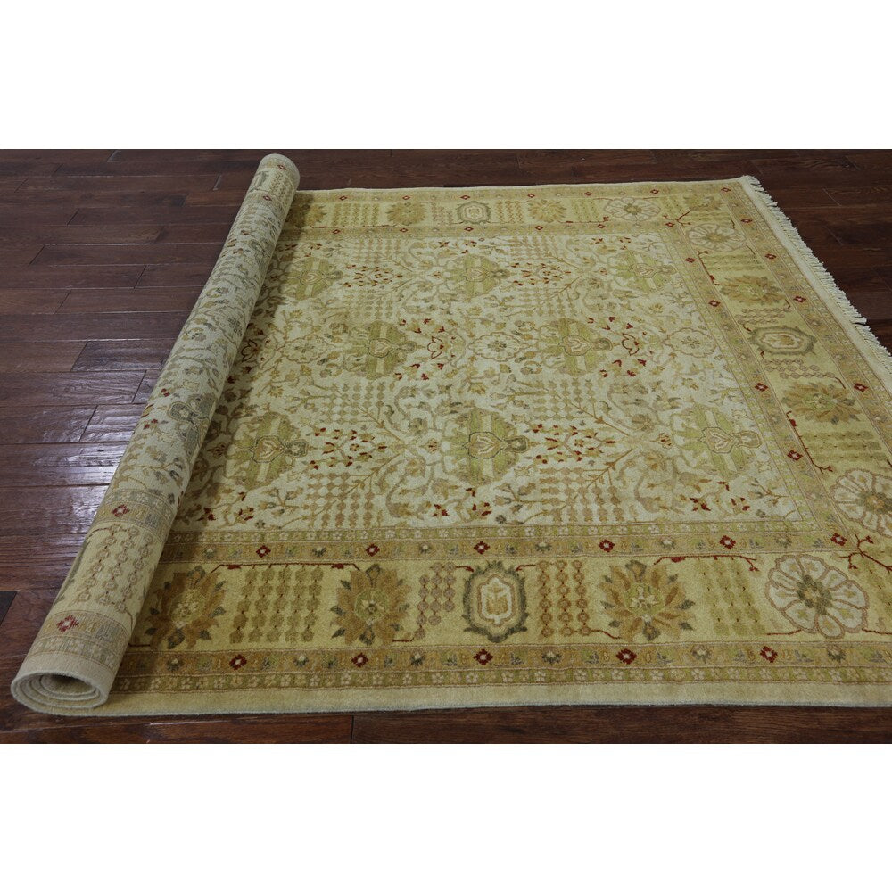 Hand-Knotted Oriental Peshawar Ivory/ Yellow Wool Rug (6'3 x 8'10)