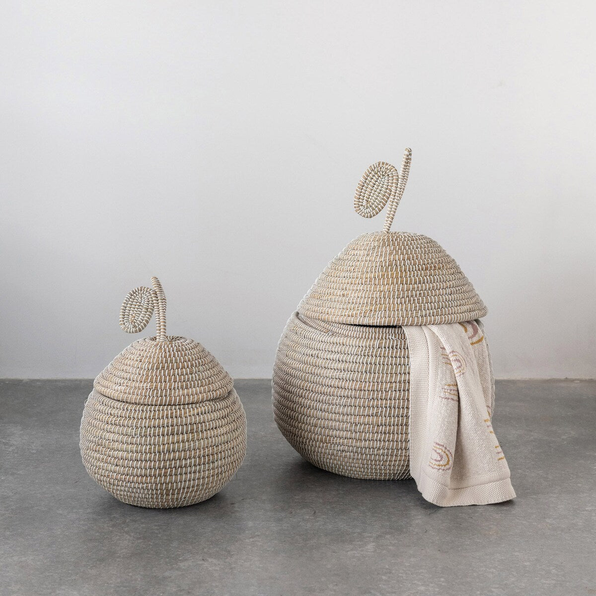 Hand-Woven Grass Pear Shaped Baskets with Lids, White & Natural, Set of 2