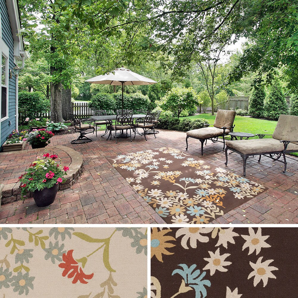 Hand-hooked Hillary Casual Floral Indoor/ Outdoor Area Rug