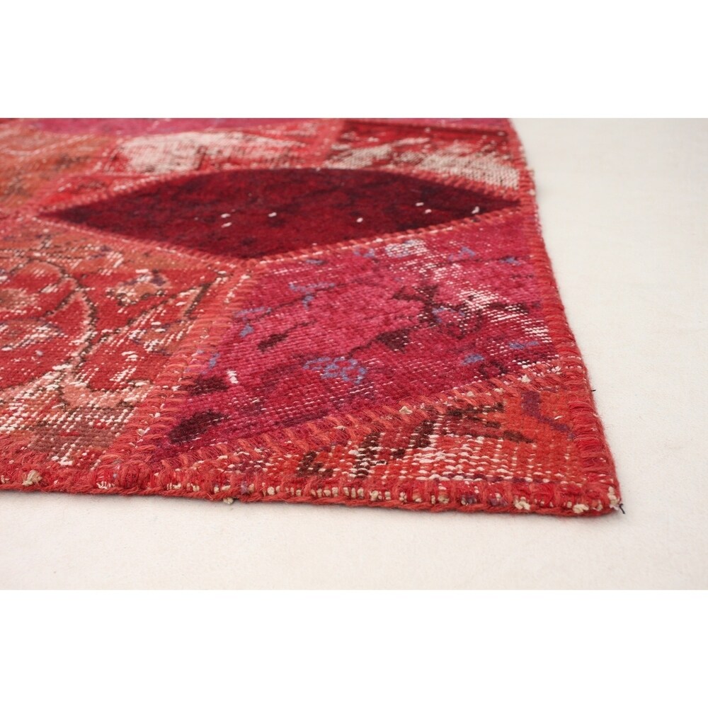 Hand-knotted Color Patchwork Red Wool Rug - 6'10 x 8'9/6'10" x 8'9"