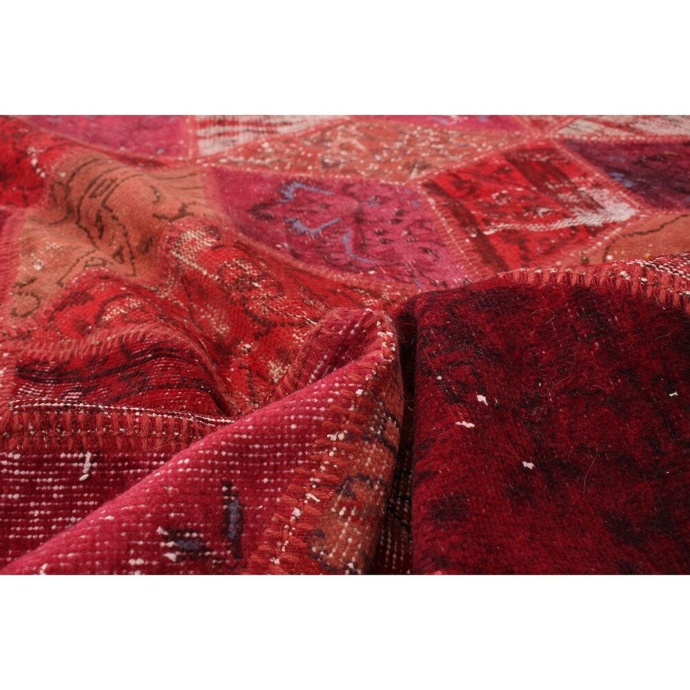 Hand-knotted Color Patchwork Red Wool Rug - 6'10 x 8'9/6'10" x 8'9"