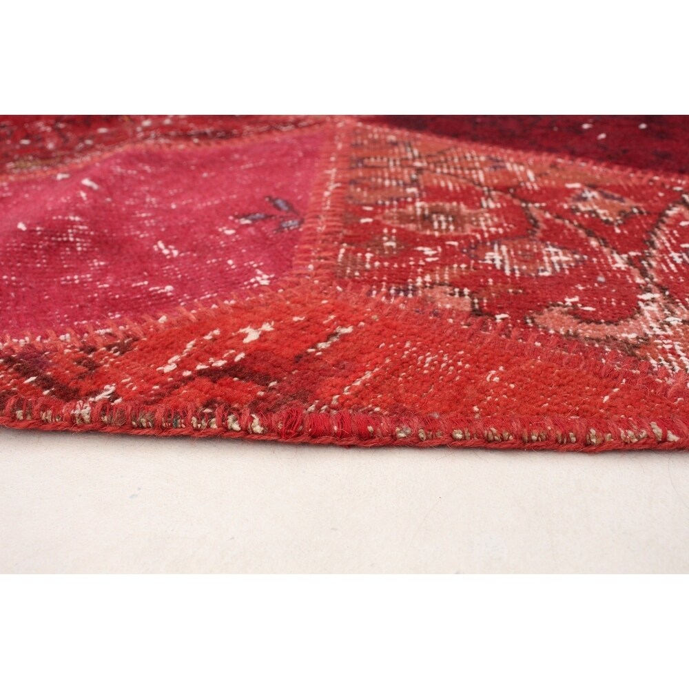 Hand-knotted Color Patchwork Red Wool Rug - 6'10 x 8'9/6'10" x 8'9"