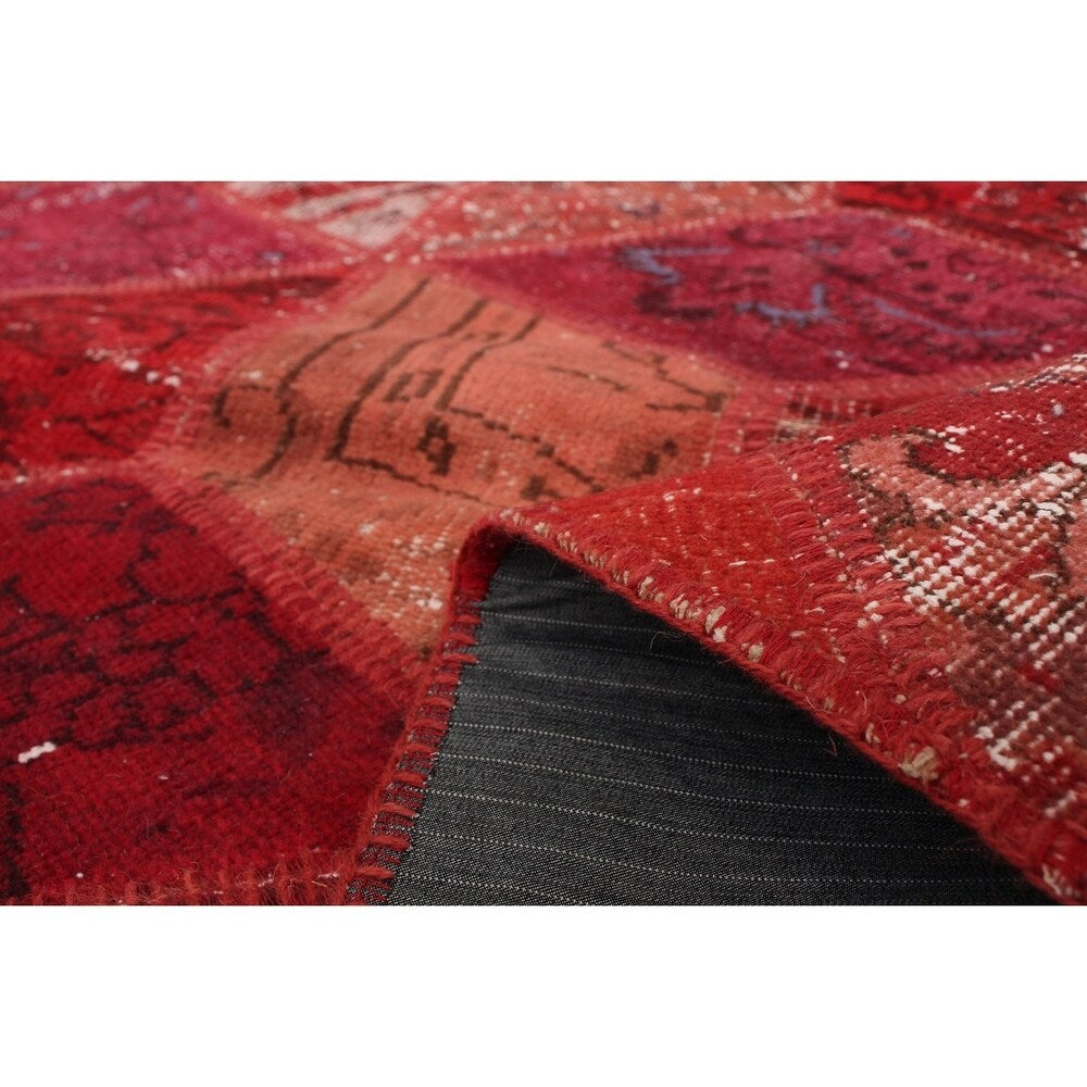 Hand-knotted Color Patchwork Red Wool Rug - 6'10 x 8'9/6'10" x 8'9"