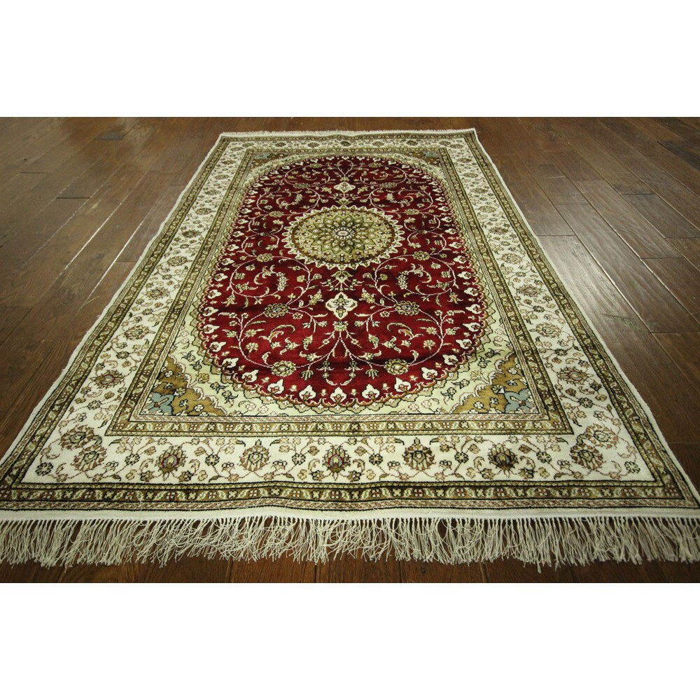 Hand-knotted Floral Kashan Wool Blue, Red Area Rug (4' X 6')