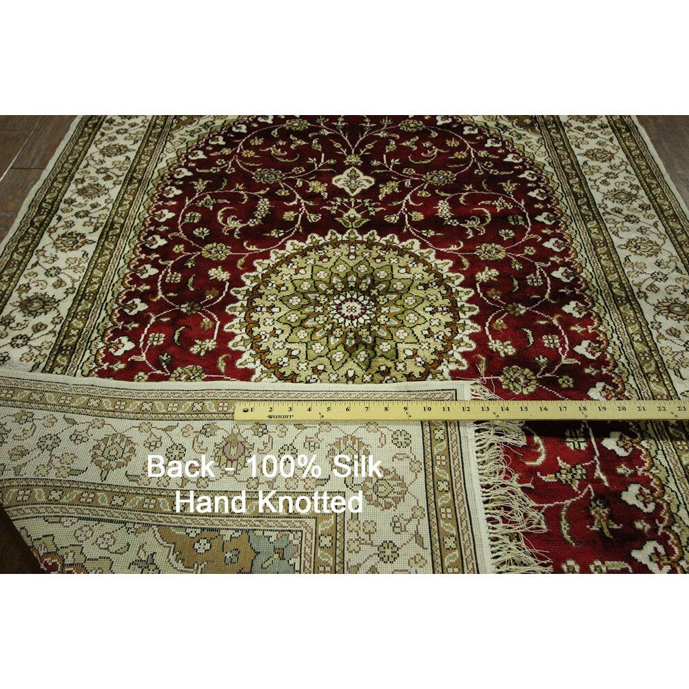 Hand-knotted Floral Kashan Wool Blue, Red Area Rug (4' X 6')