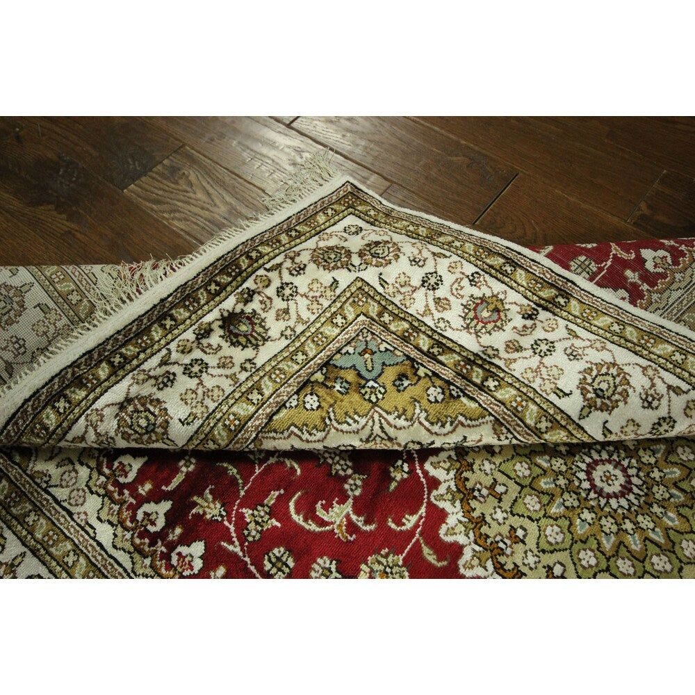 Hand-knotted Floral Kashan Wool Blue, Red Area Rug (4' X 6')