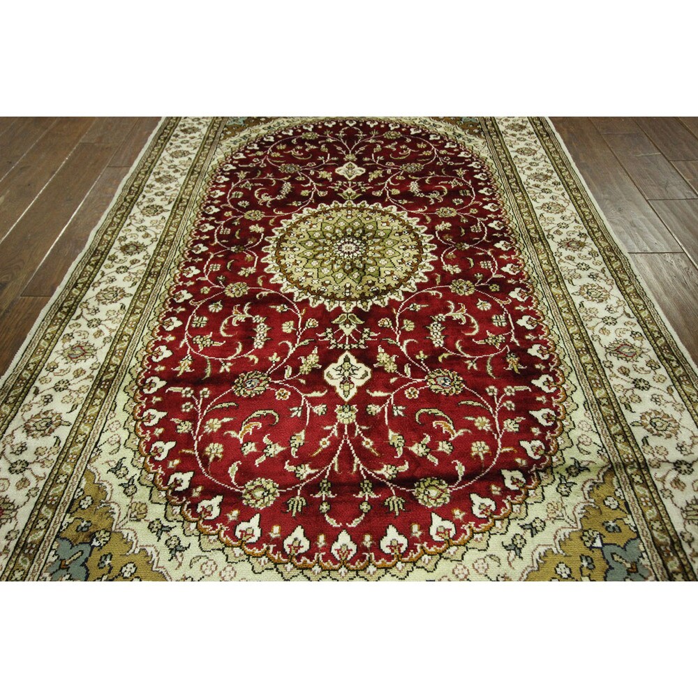 Hand-knotted Floral Kashan Wool Blue, Red Area Rug (4' X 6')
