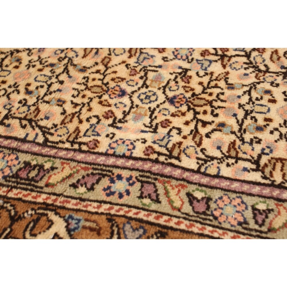 Hand-knotted Keisari Vintage Cream Wool Rug - 6'5" x 9'5"/6'5 x 9'5