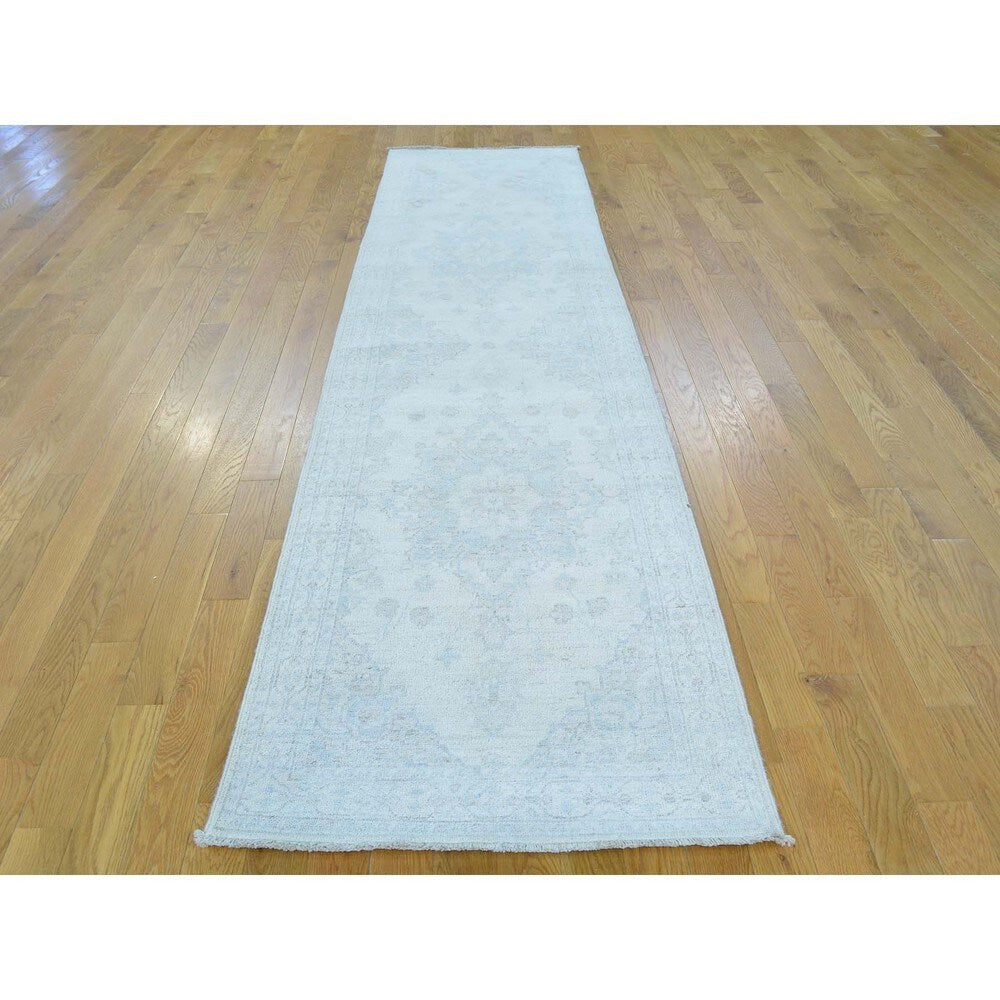 Hand-knotted Pure Wool Ivory Silver Wash Runner Oushak Rug (2'6 x 9'9)