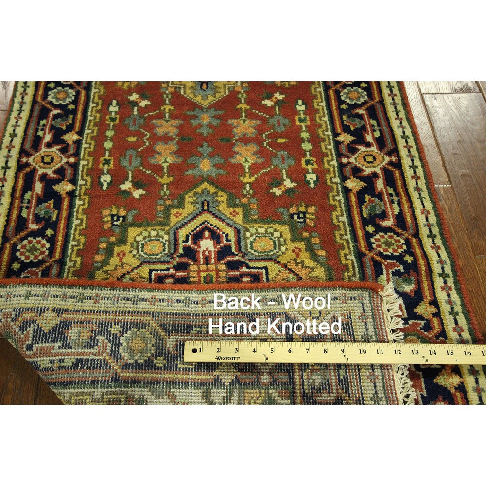 Hand-knotted Runner Red/ Navy Blue Heriz Serapi Floral Wool Area Rug (3' x 10')