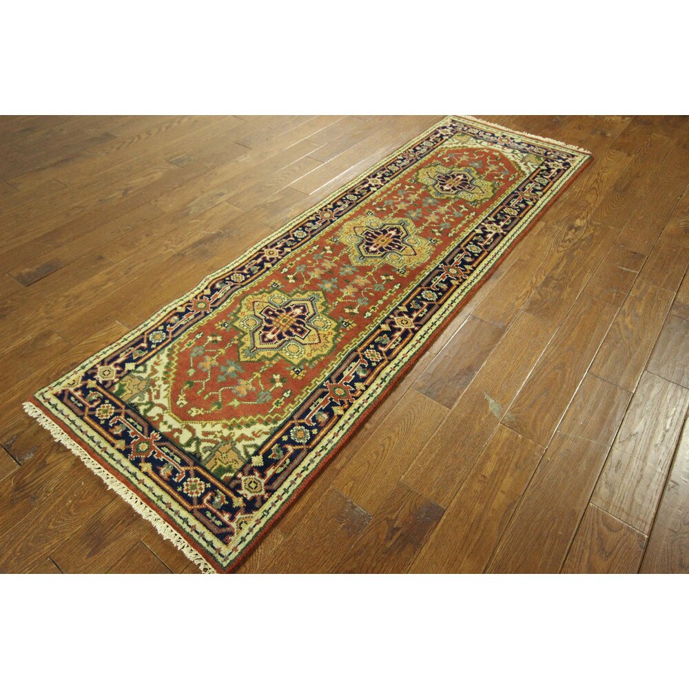 Hand-knotted Runner Red/ Navy Blue Heriz Serapi Floral Wool Area Rug (3' x 10')