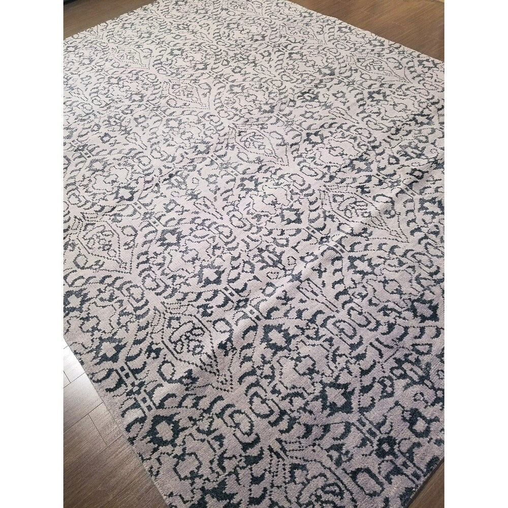 Handknotted Wool and Bamboo Rug - 8' x 8'