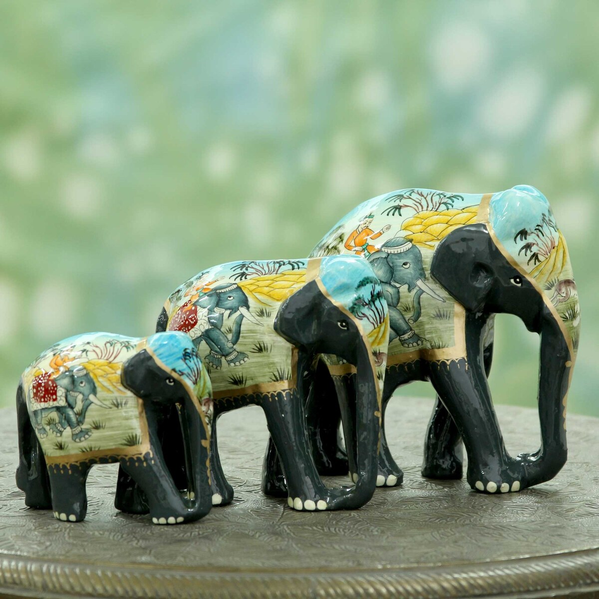 Handmade Black Elephant Trio (set of 3) Lacquered wood sculptures (India) - 31 x 16 x 11
