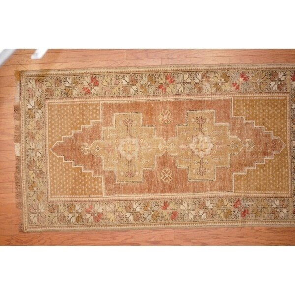 Handmade One-of-a-Kind Khotan Wool Rug (China) - 3'10 x 7'