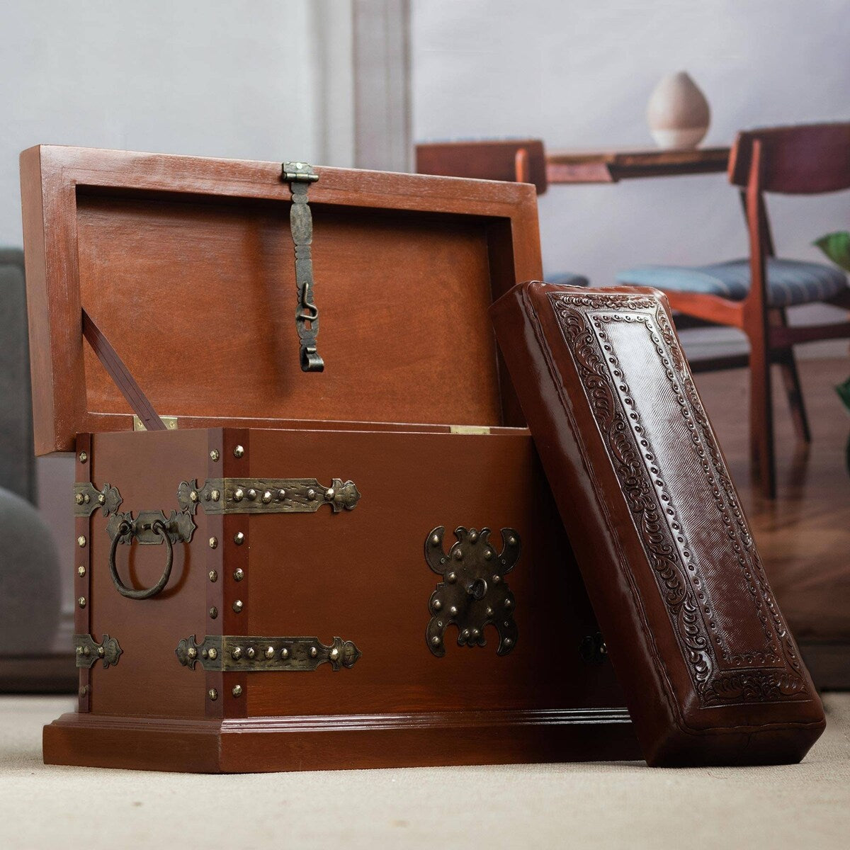 Handmade Village Leather trunk (Peru)