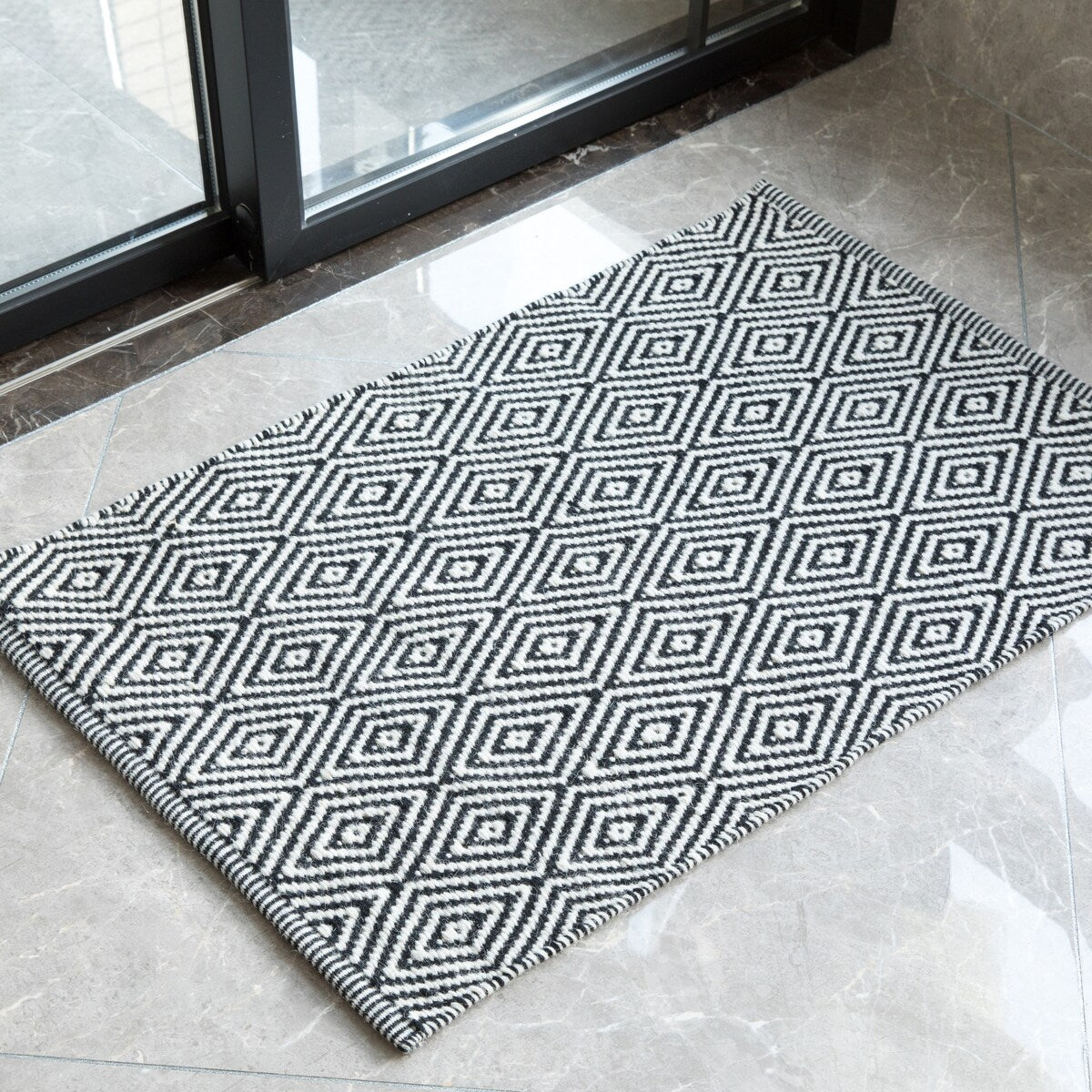 Handwoven Black and White Diamond Wool Flatweave Kilim Rug, 2' x 3' - 2' x 3'