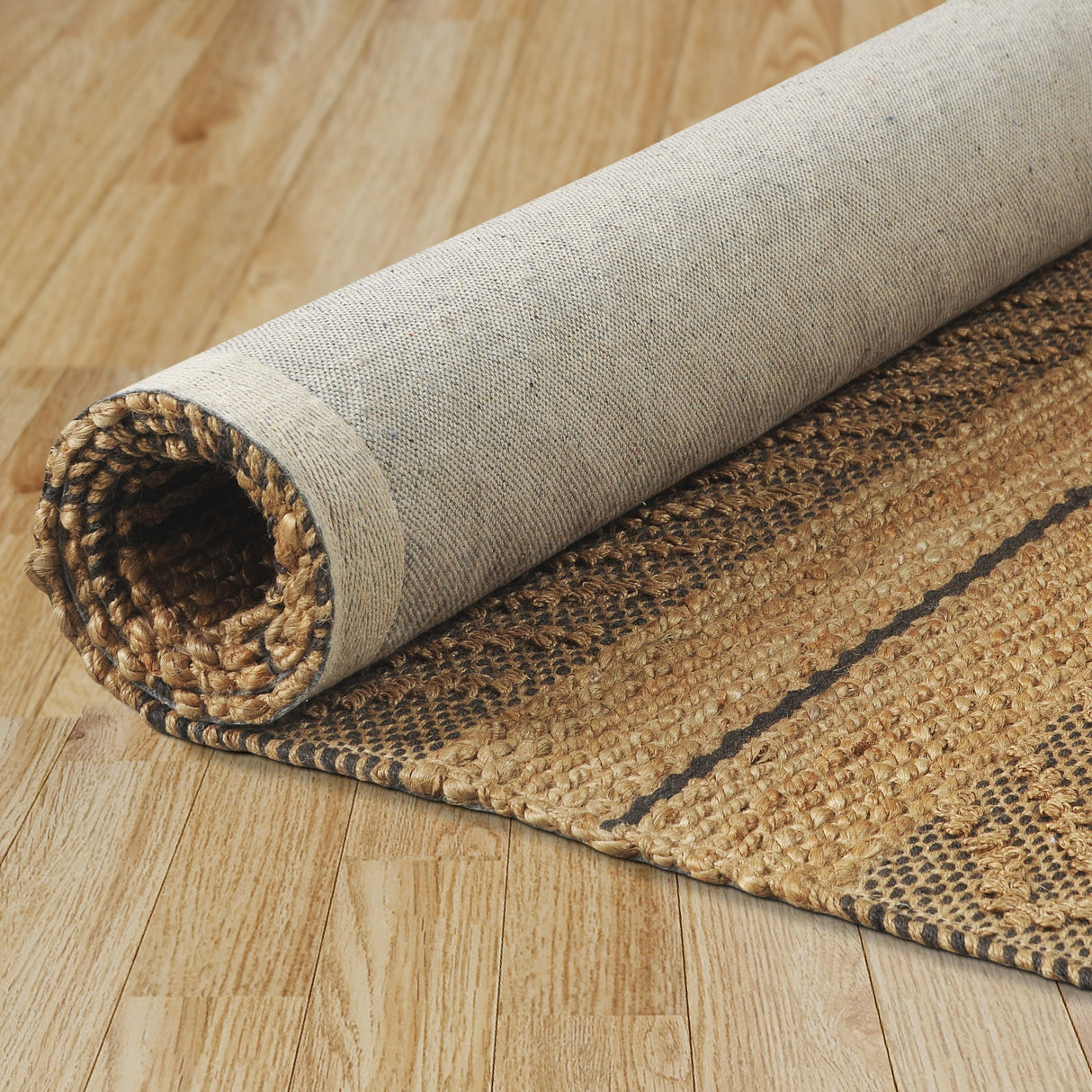 Sevita Handwoven Dashing Gray Geometric Natural Fiber Area Rug