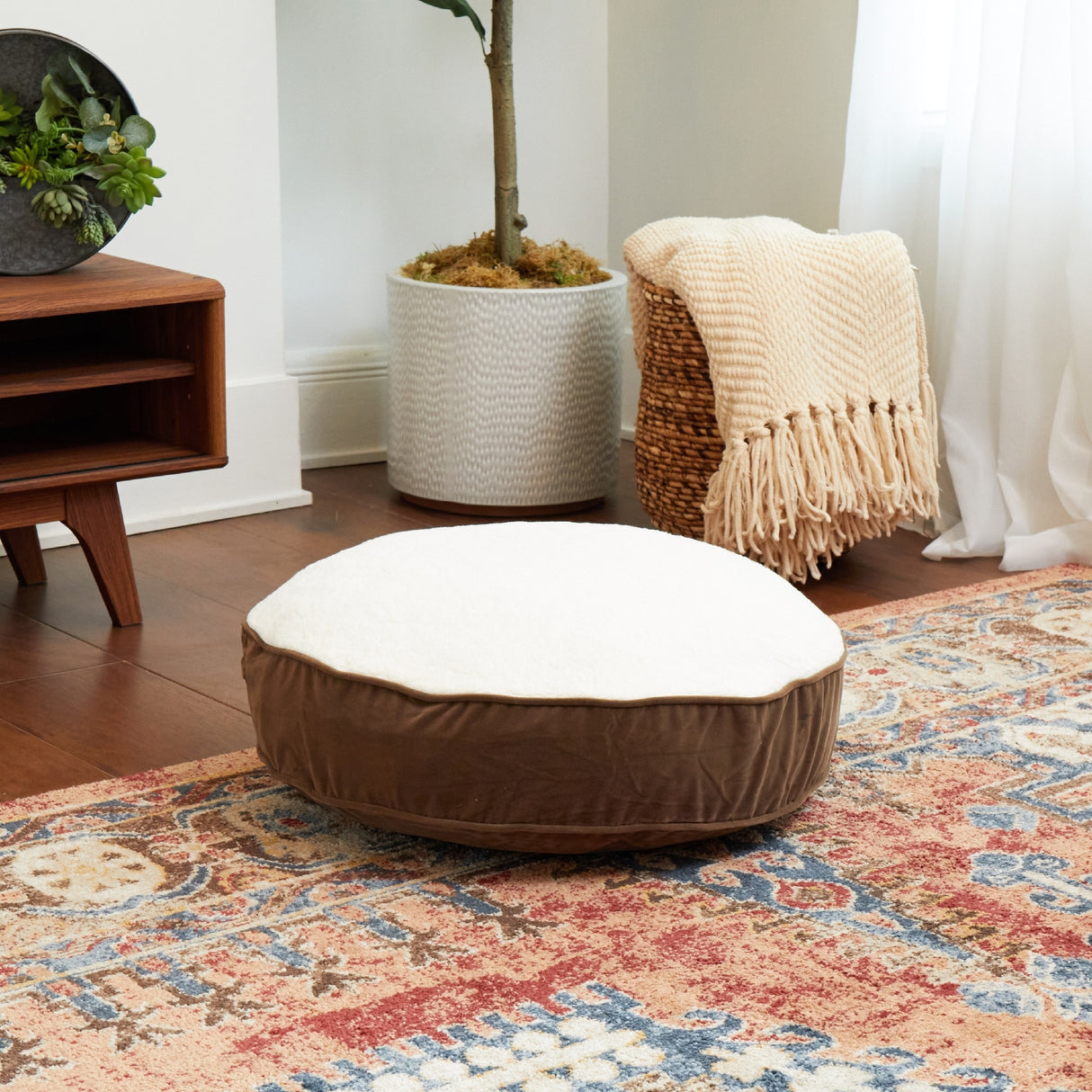 Happy Hounds Scout Deluxe Latte Round Dog Bed