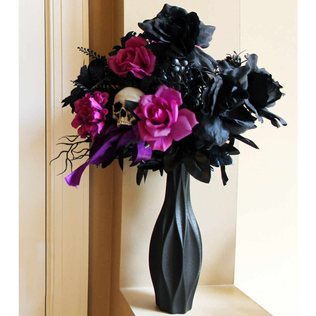 Haunted Hill Farm 1.25-ft Halloween Bouquet Decoration Piece with Black and Pink Flowers and Skull