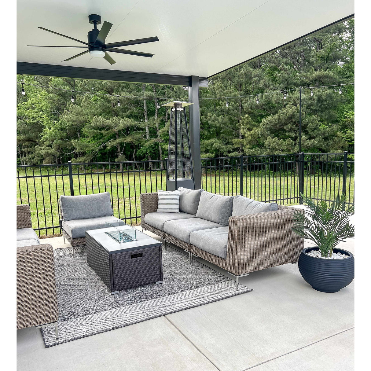 Hauteloom Areli Diamond Geometric Farmhouse Patio Outdoor Area Rug