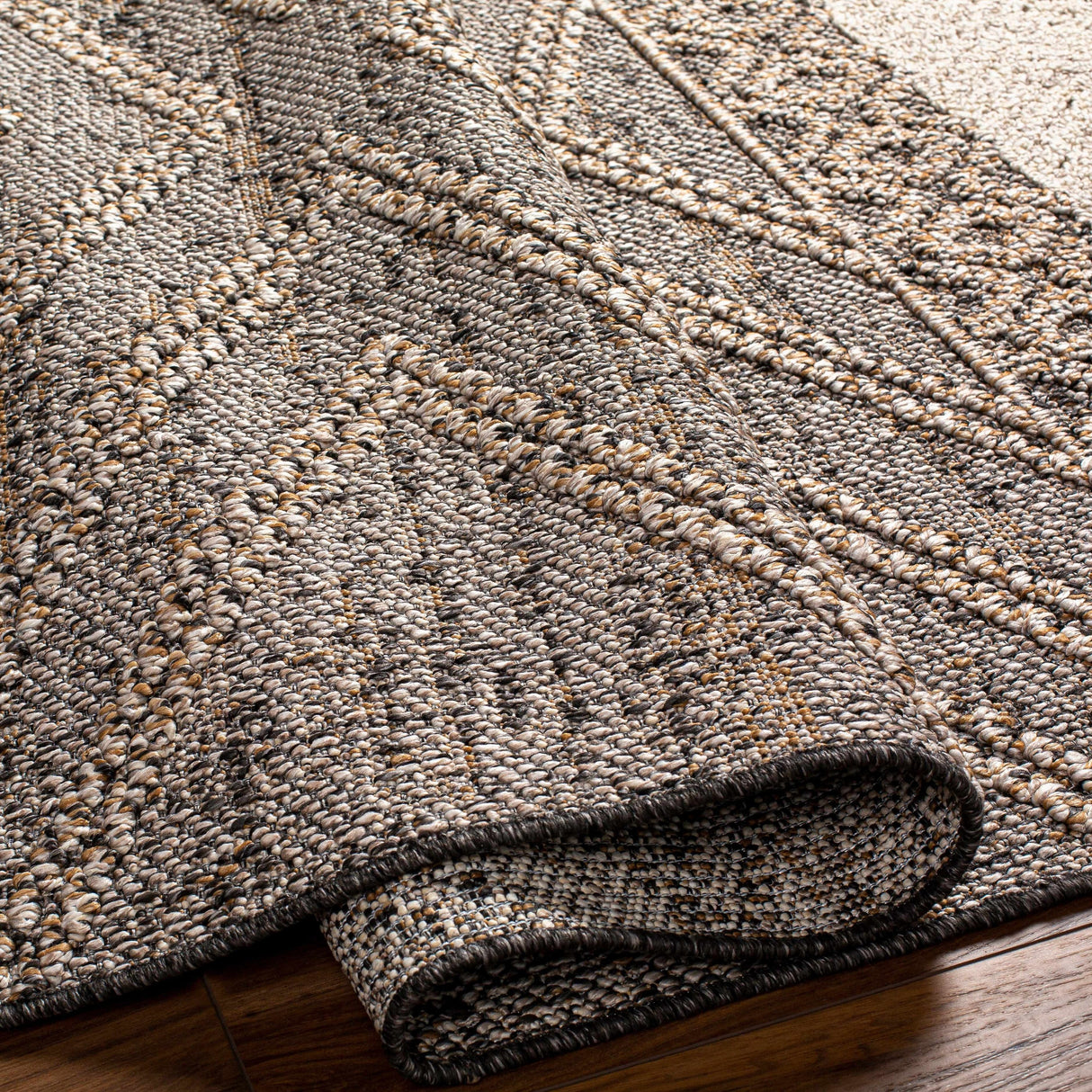 Hauteloom Areli Diamond Geometric Farmhouse Patio Outdoor Area Rug
