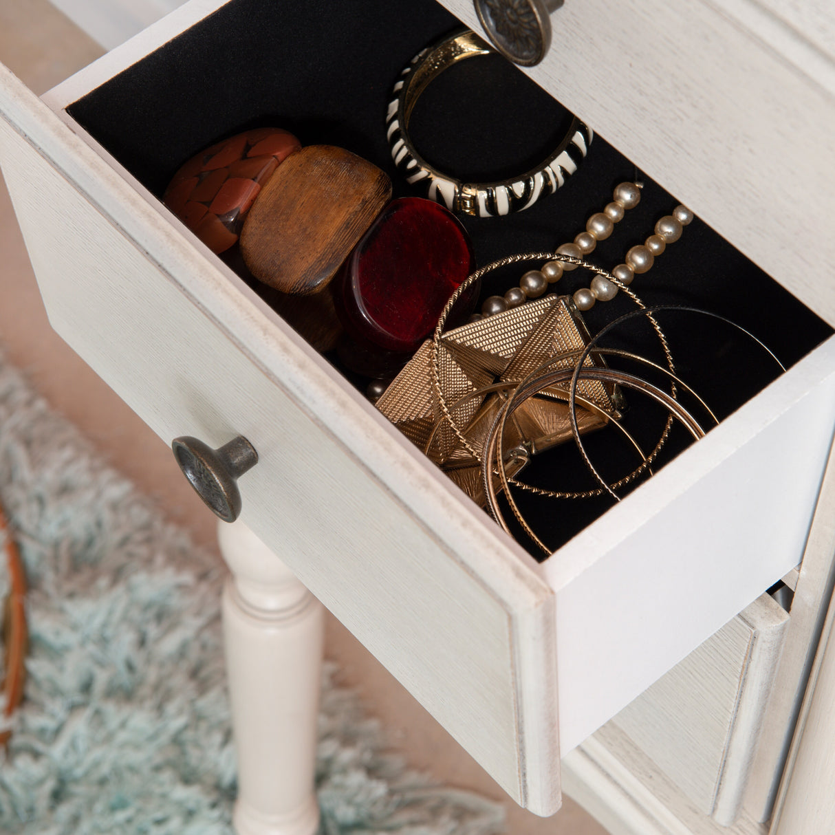 Henning Creamy White Jewelry Armoire
