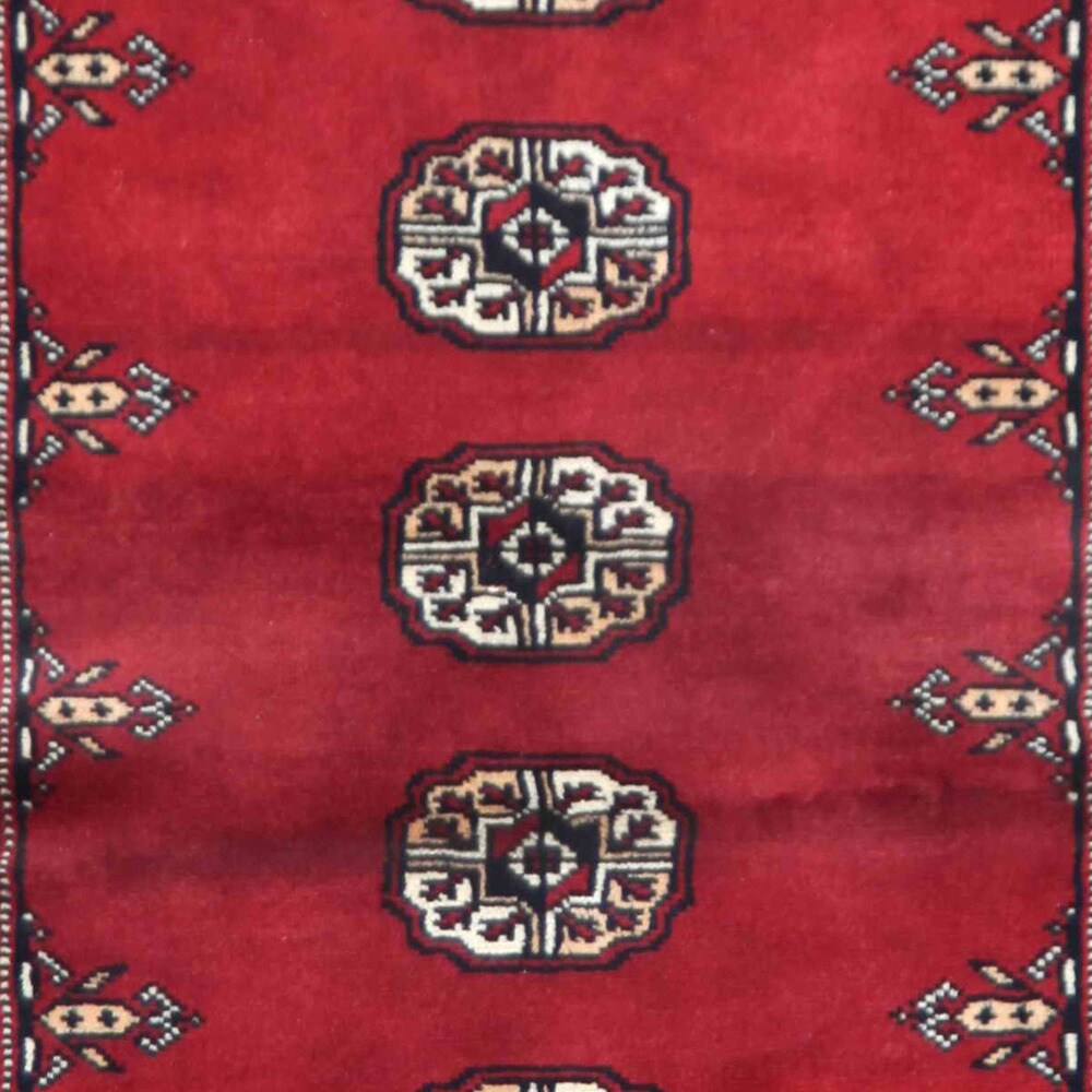 HERAT ORIENTAL Pakistani Hand-knotted Bokhara Red/ Ivory Wool Rug (2'4 x 4'3) - 2'4 x 4'3