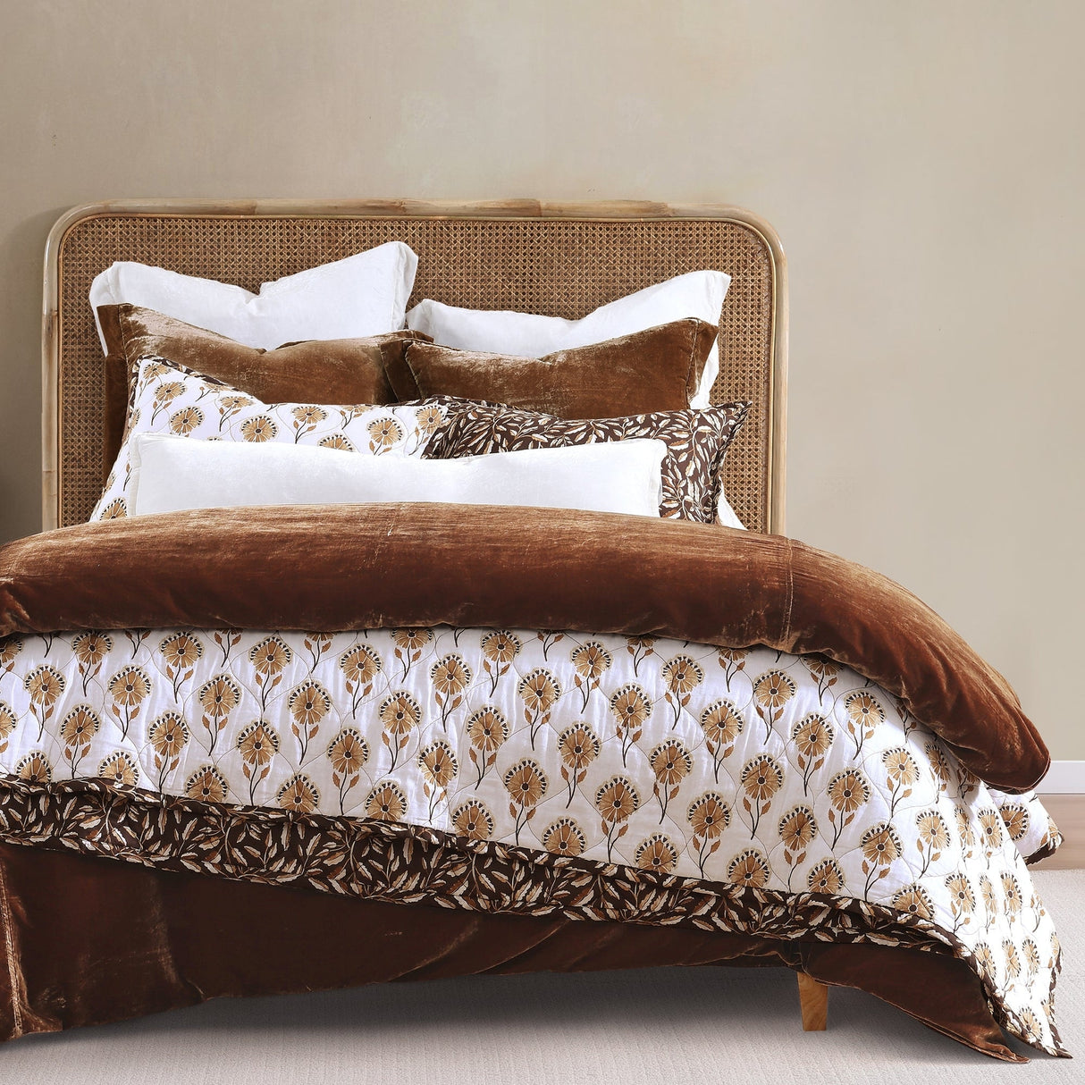 HiEnd Accents Woodstock Floral Ogee Reversible Quilt Set, 3PC