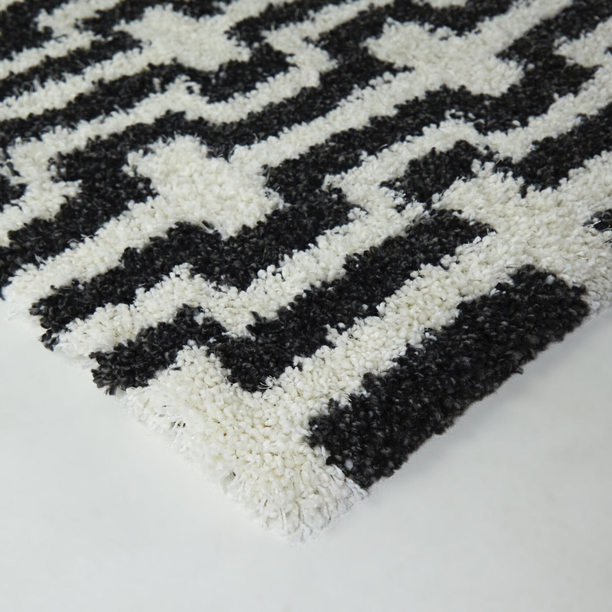 Hideki Modern Geometric Shag Area Rug