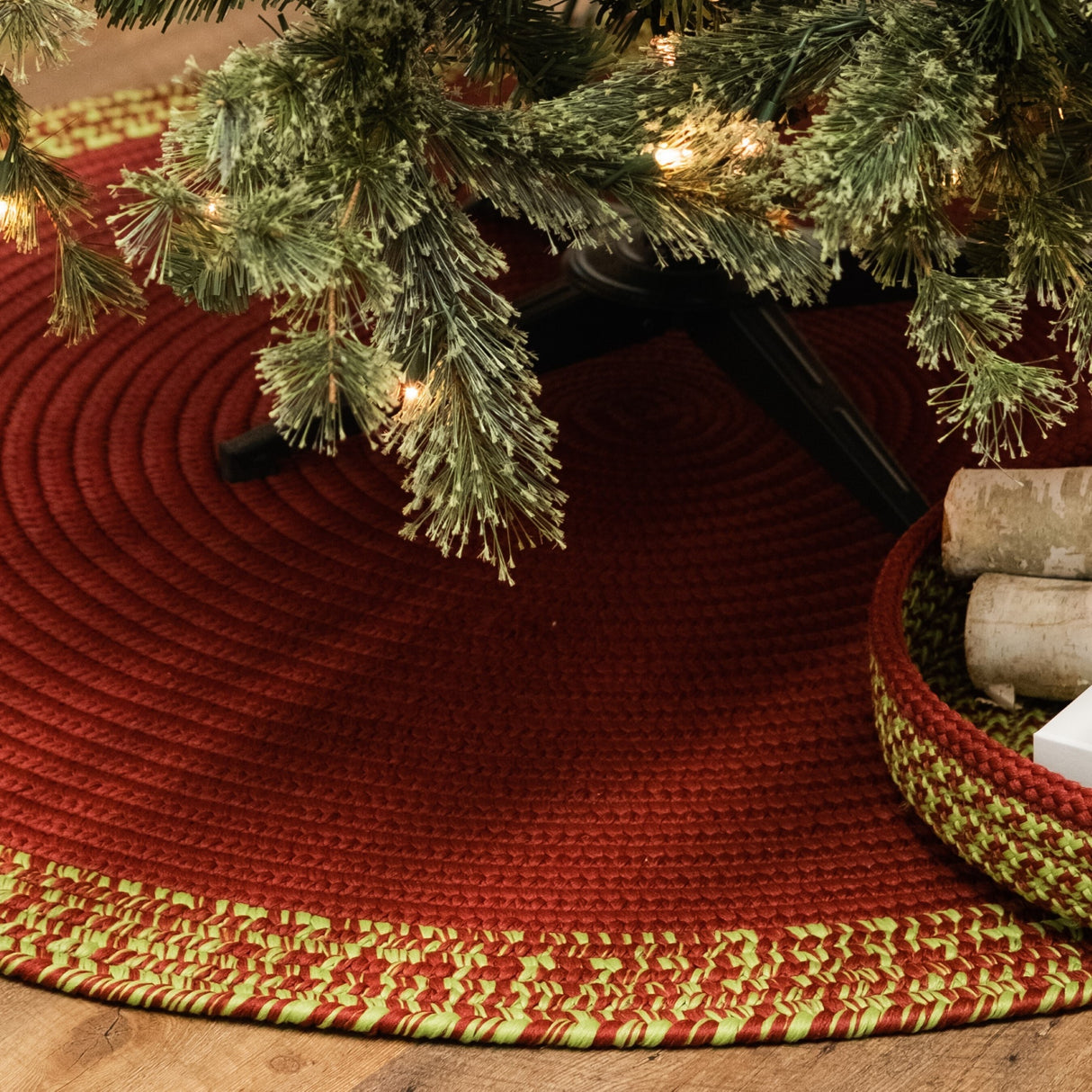 Holiday-Vibes Under Tree Reversible Round Rug