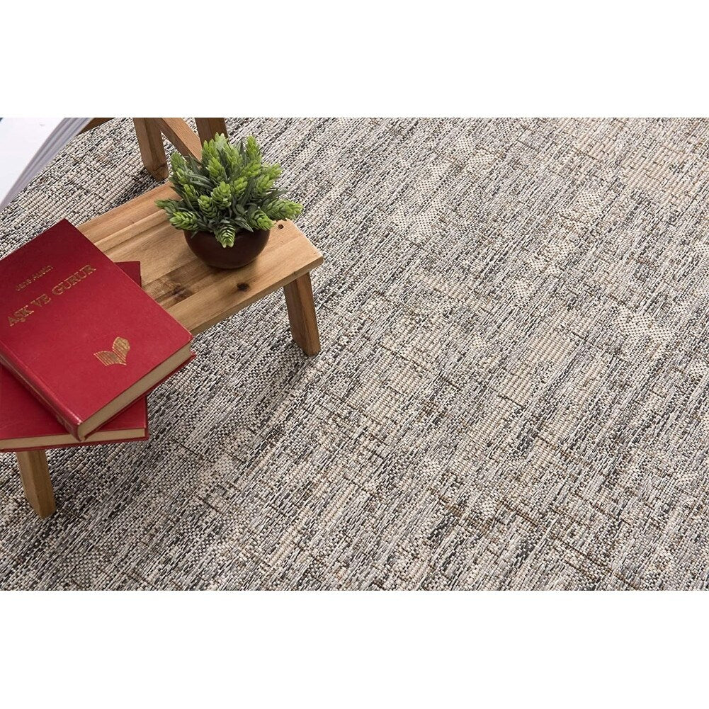 HomeRoots 3' x 8' Ivory and Gray Modern Weathered Runner Rug - 3' x 5' Oval