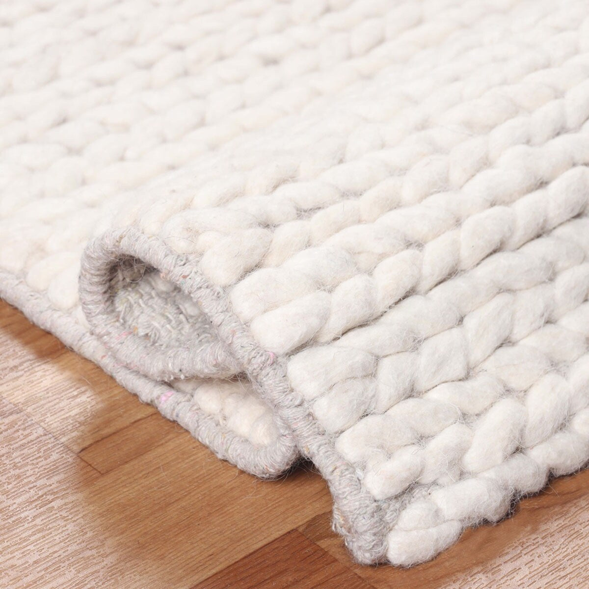 HomeRoots 5' X 8' Off White Wool Handmade Area Rug - 5' Octagon