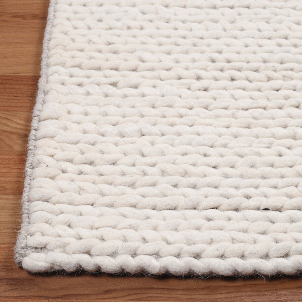 HomeRoots 5' X 8' Off White Wool Handmade Area Rug - 5' Octagon