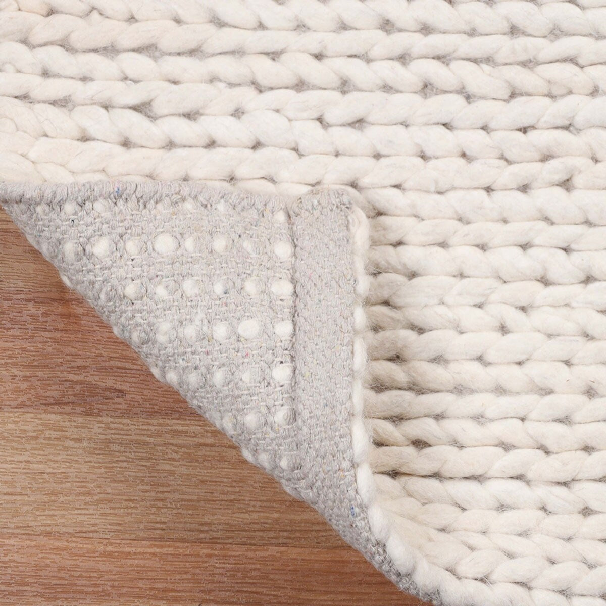 HomeRoots 5' X 8' Off White Wool Handmade Area Rug - 5' Octagon