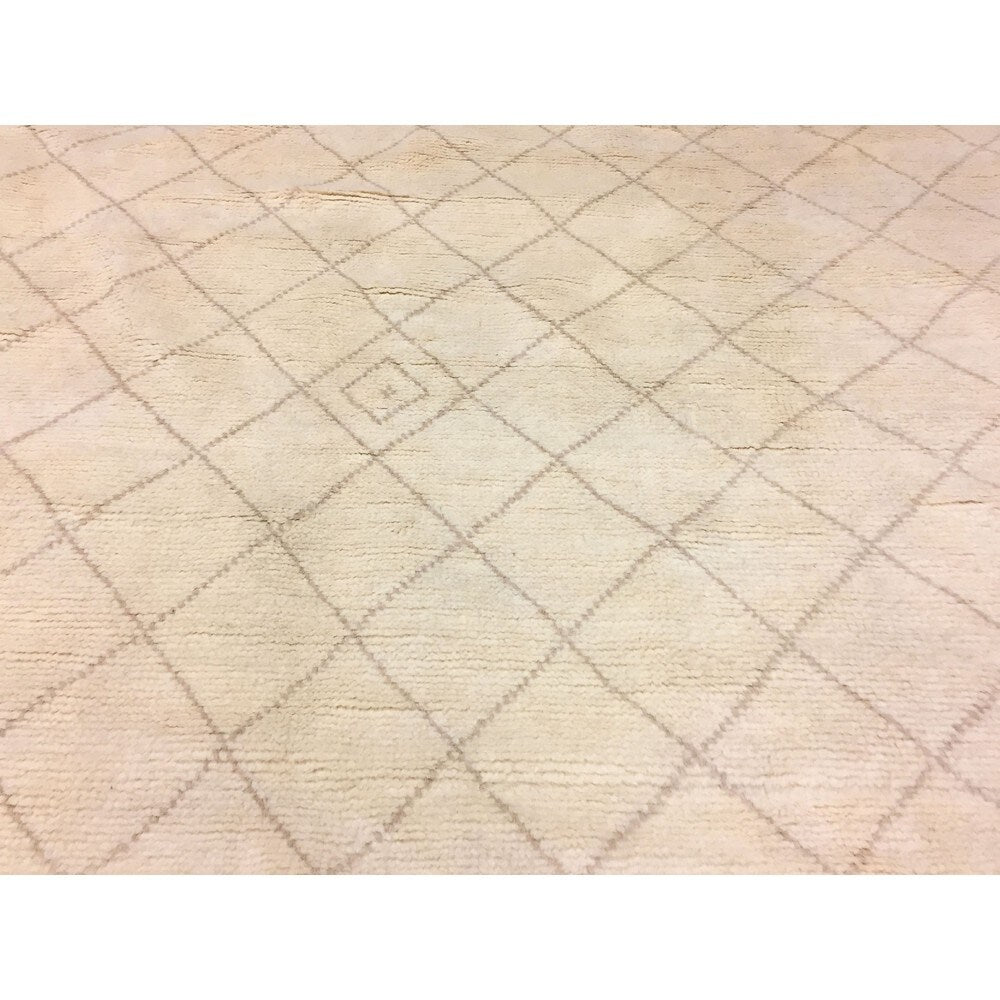 Indo Moroccan Shynar Ivory/Beige Wool Area Rug (8'2 x 10'1) - 8'2 x 10'1