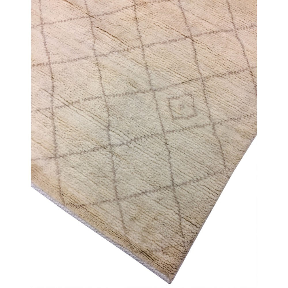 Indo Moroccan Shynar Ivory/Beige Wool Area Rug (8'2 x 10'1) - 8'2 x 10'1
