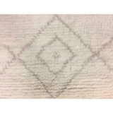 Indo Moroccan Shynar Ivory/Beige Wool Area Rug (8'2 x 10'1) - 8'2 x 10'1