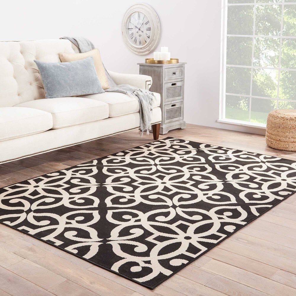 Indoor/ Outdoor Medallion Cream/ Black Area Rug (7'11 x 10') - 7'11 x 10' - 7'11" x 10'/Surplus