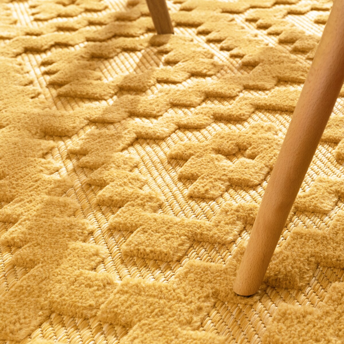 Indoor & Outdoor Rug With Moroccan Trellis High-Low Pattern