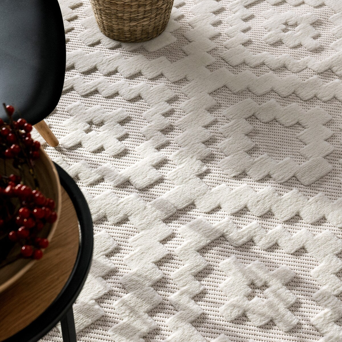 Indoor & Outdoor Rug With Moroccan Trellis High-Low Pattern