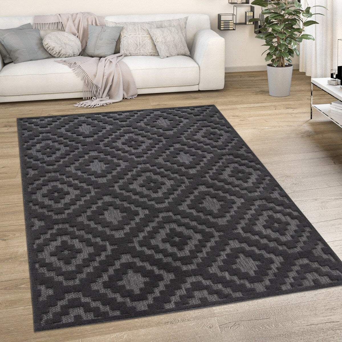 Indoor & Outdoor Rug With Moroccan Trellis High-Low Pattern
